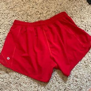 Lululemon mid rise hotty toddy shorts